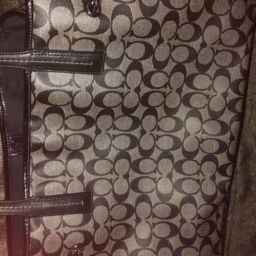 Tote - Picture 2 of 7